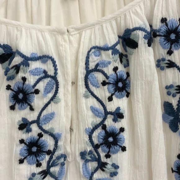 Calypso St. Bart Swimsuit Cover-Up Dress with Lace and Blue Embroidery - Picture 4 of 8